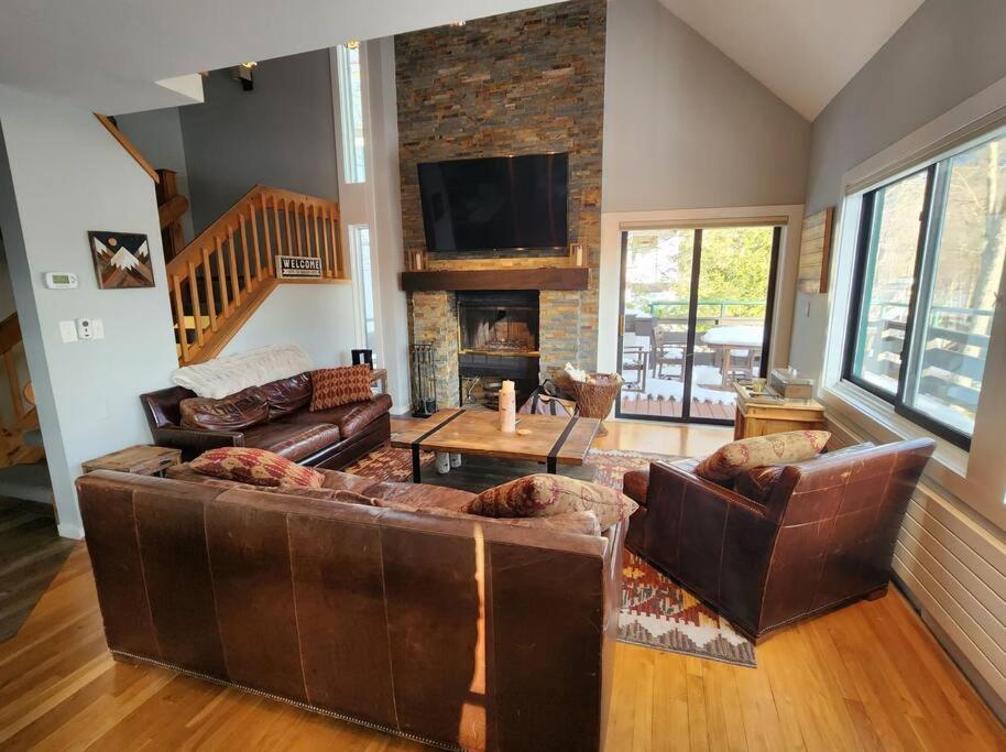 White Mountain Vista! Chalet *
